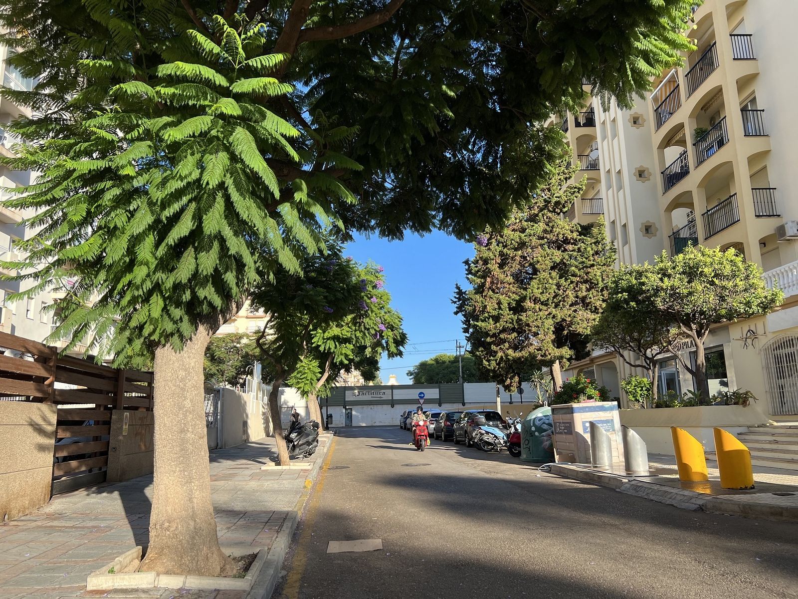 La calle Cuartel de Simancas, en Fuengirola.