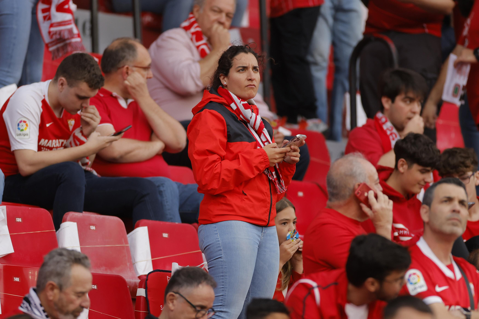 Búscate en las fotos del Sevilla-Juventus