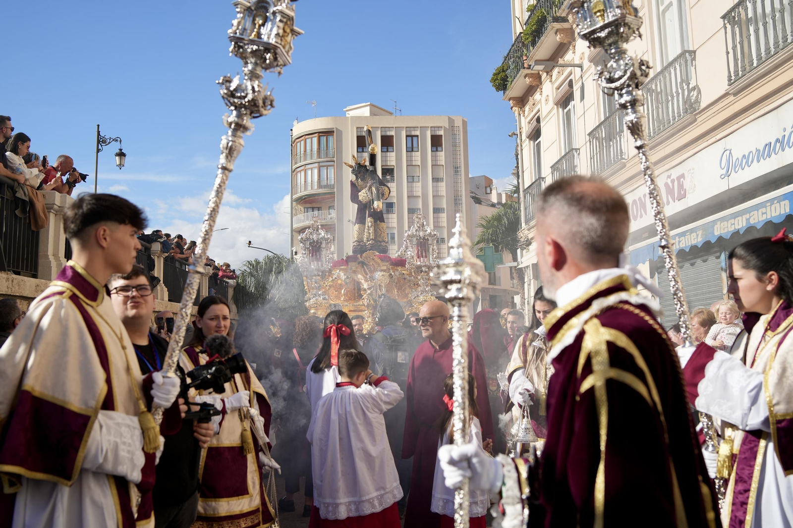 Viñeros en el Jueves Santo en Málaga, en fotos