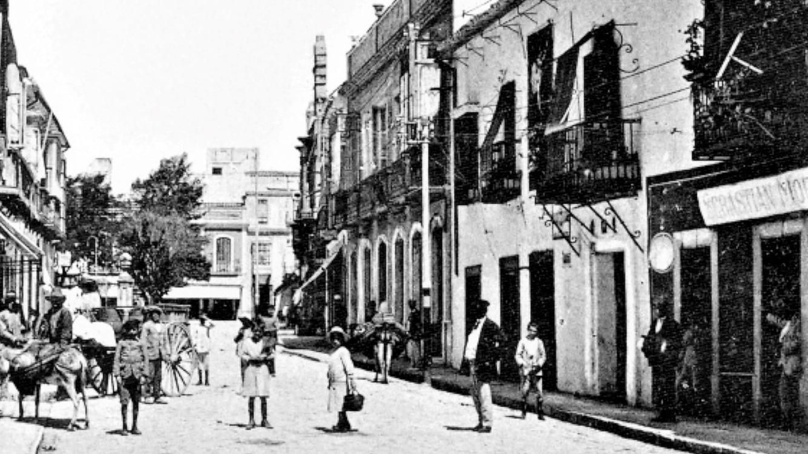 Junto a la calle Real se encontraba el callejón Haurat, hoy Bilbao.