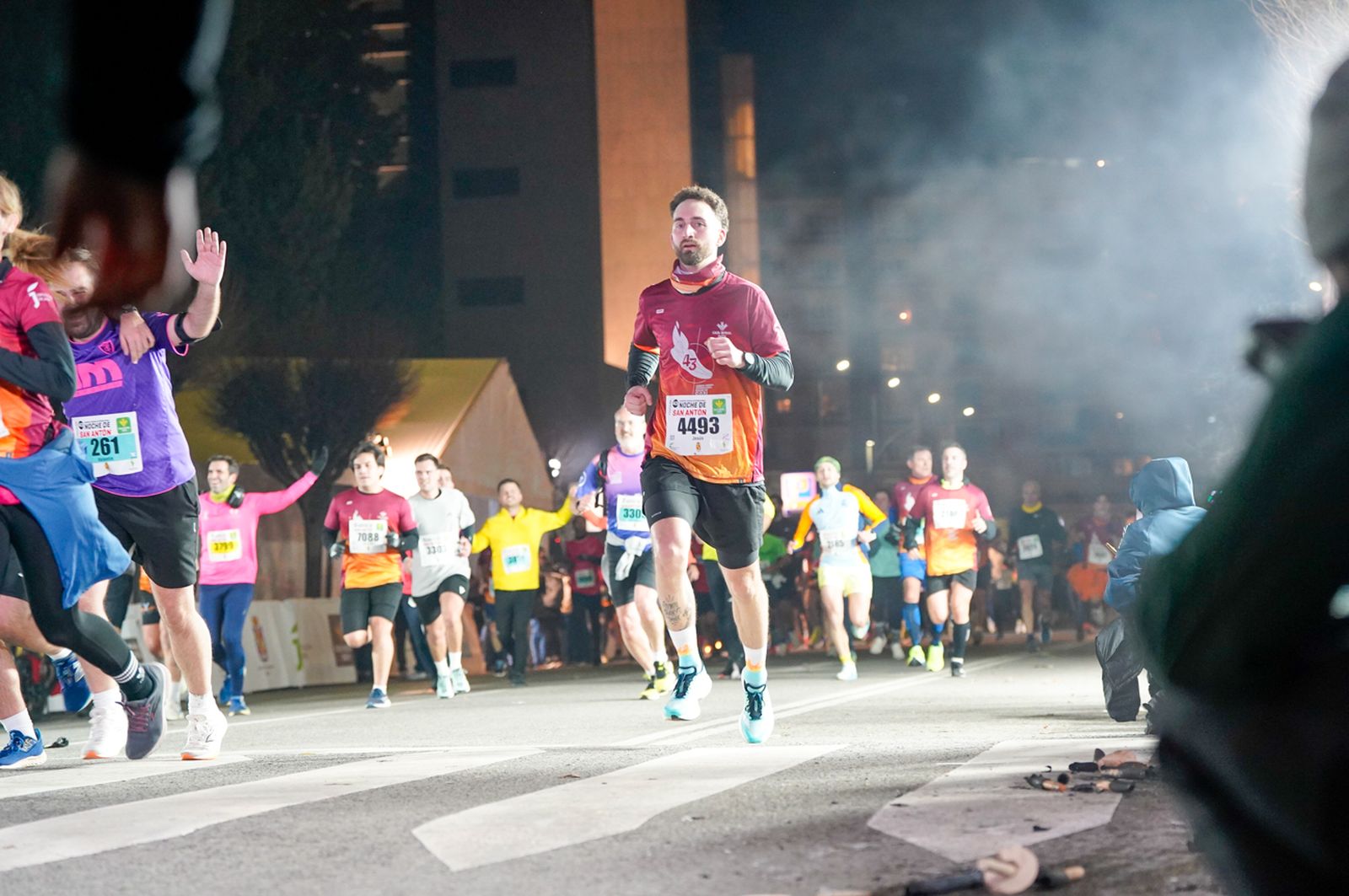 En imágenes: búscate en tu llegada a meta de la Carrera de San Antón 2026 (16)