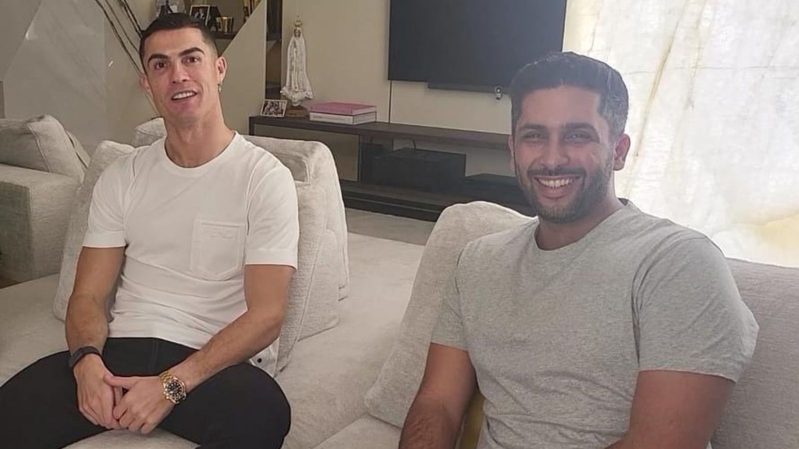 Cristiano Ronaldo y Mohamed Al-Khereiji, juntos en Arabia Saudí.