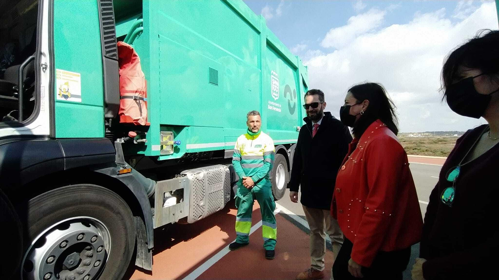 Presentada la nueva flota de vehículos de los servicios de limpieza en San Fernando
