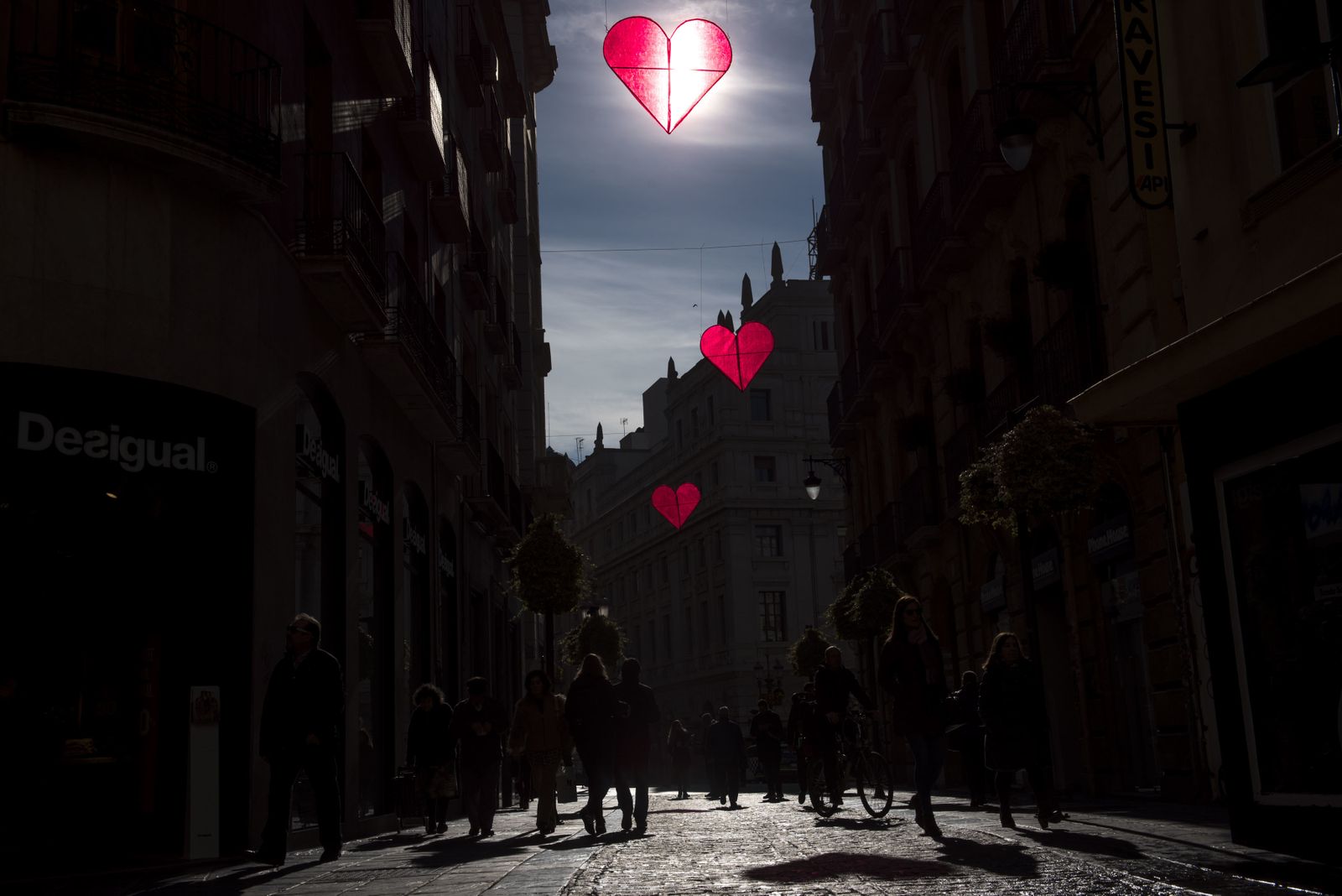 Granada se llena de corazones