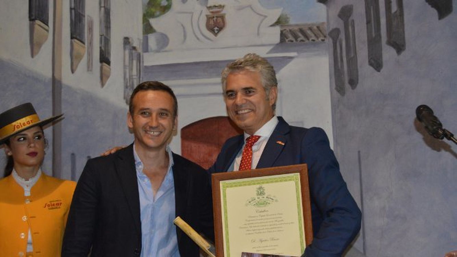 Fernando Barón con Agustín Bravo  durante su ingreso en la Orden de la Solear.