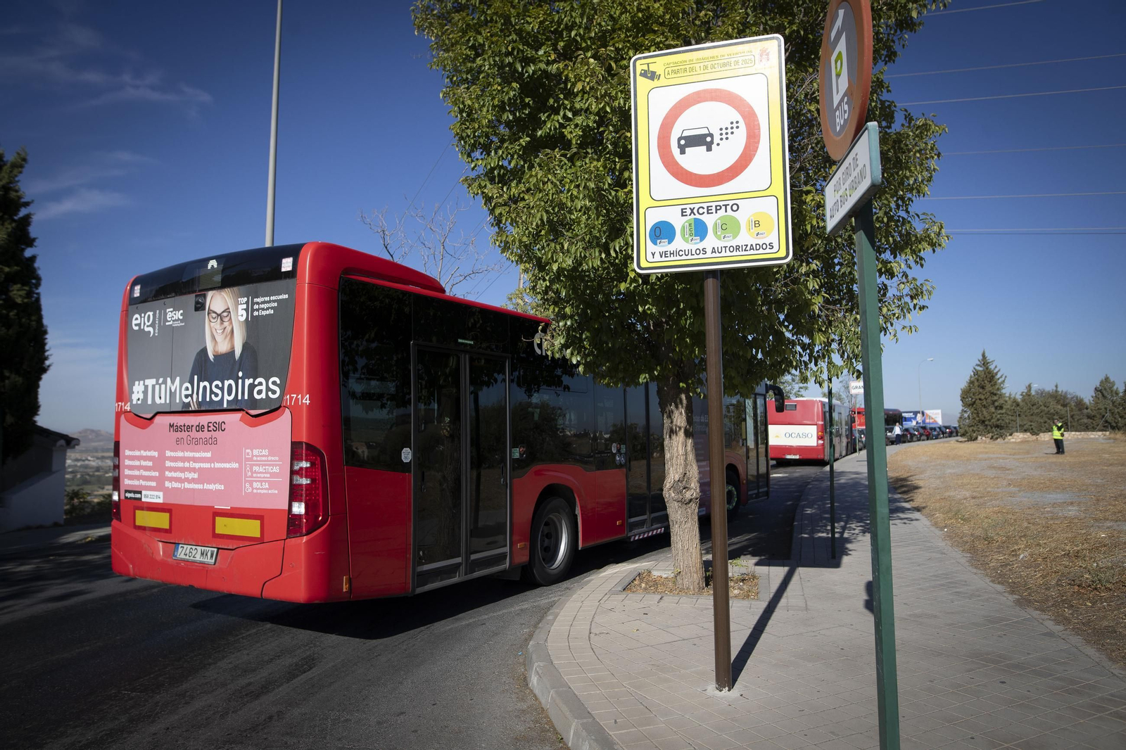 Indicación de entrada a la ZBE de Granada desde un pueblo del Cinturón