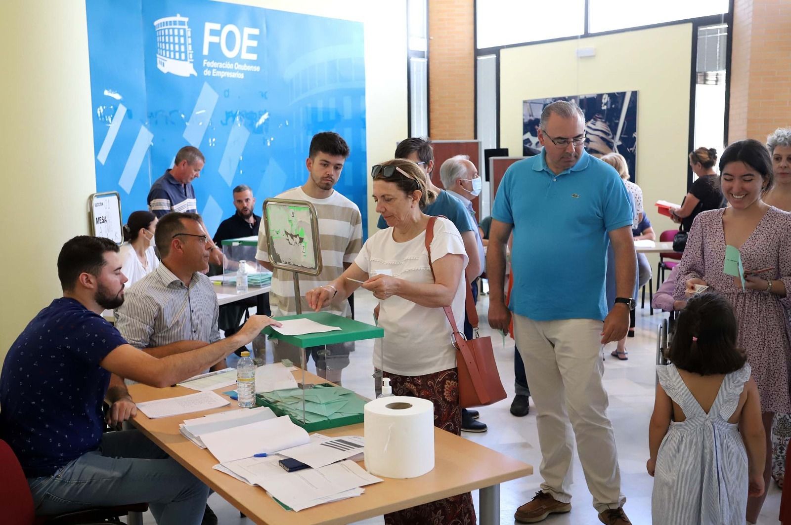Imágenes de la jornada electoral en Huelva