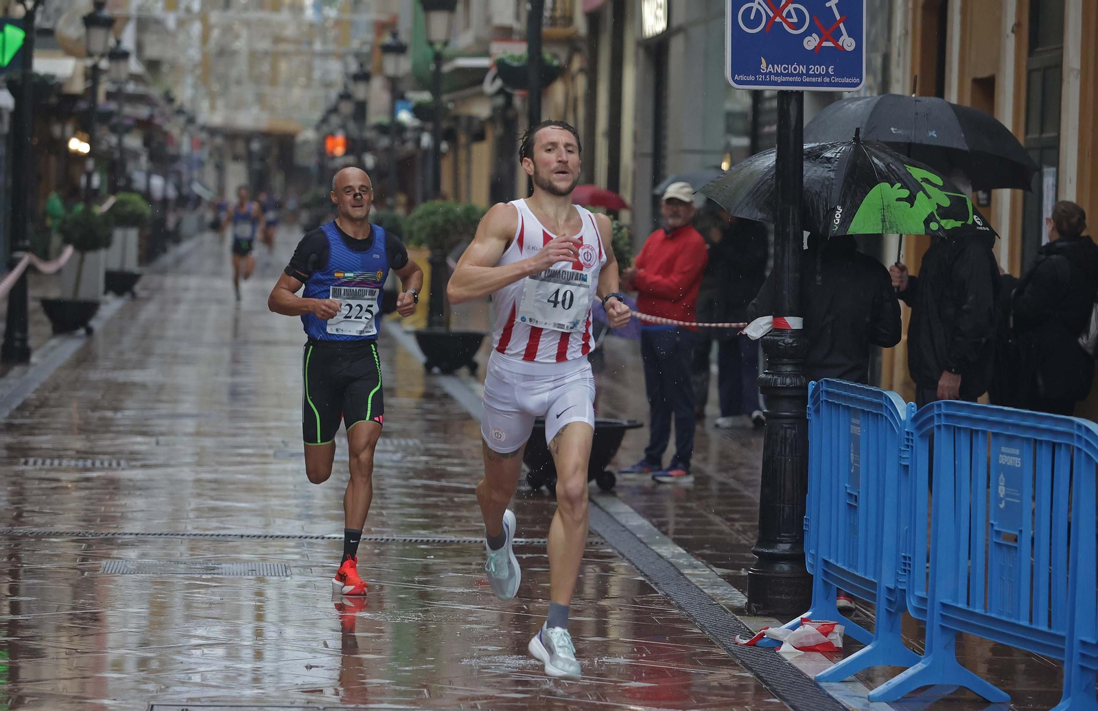 Búscate en las fotos de la XII Carrera Popular de la Inmaculada