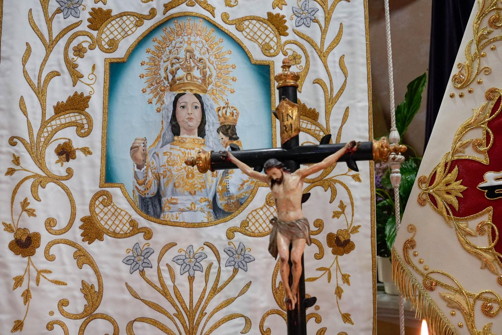 Las imágenes del la misa en Macael ofrecida por los niños y familias