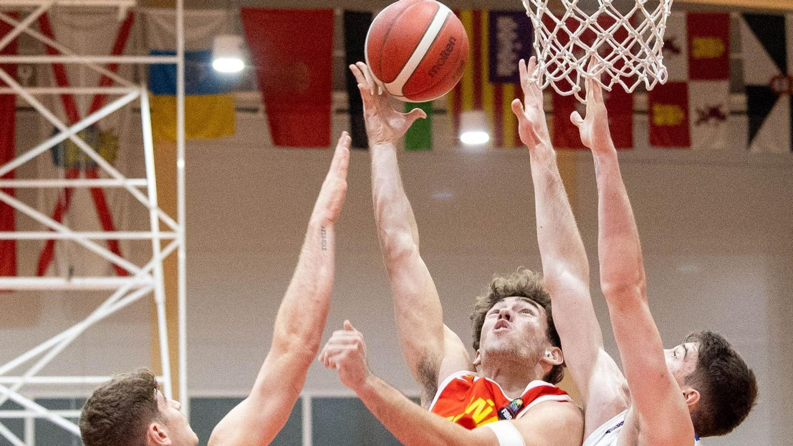 Mario Saint-Supéry, decisivo con España sub 18 en Logroño