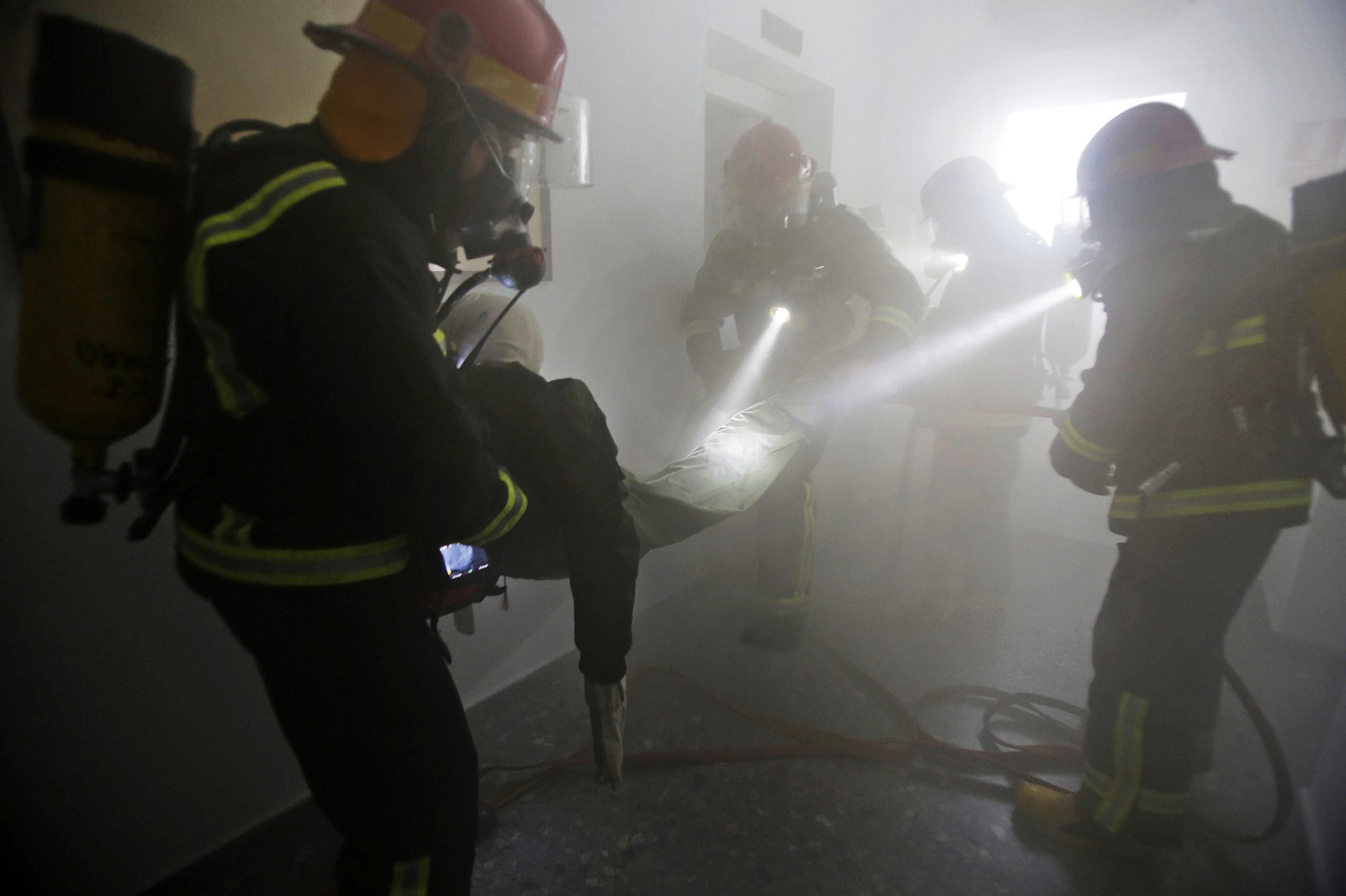 Así se preparan los bomberos de la Base de Rota