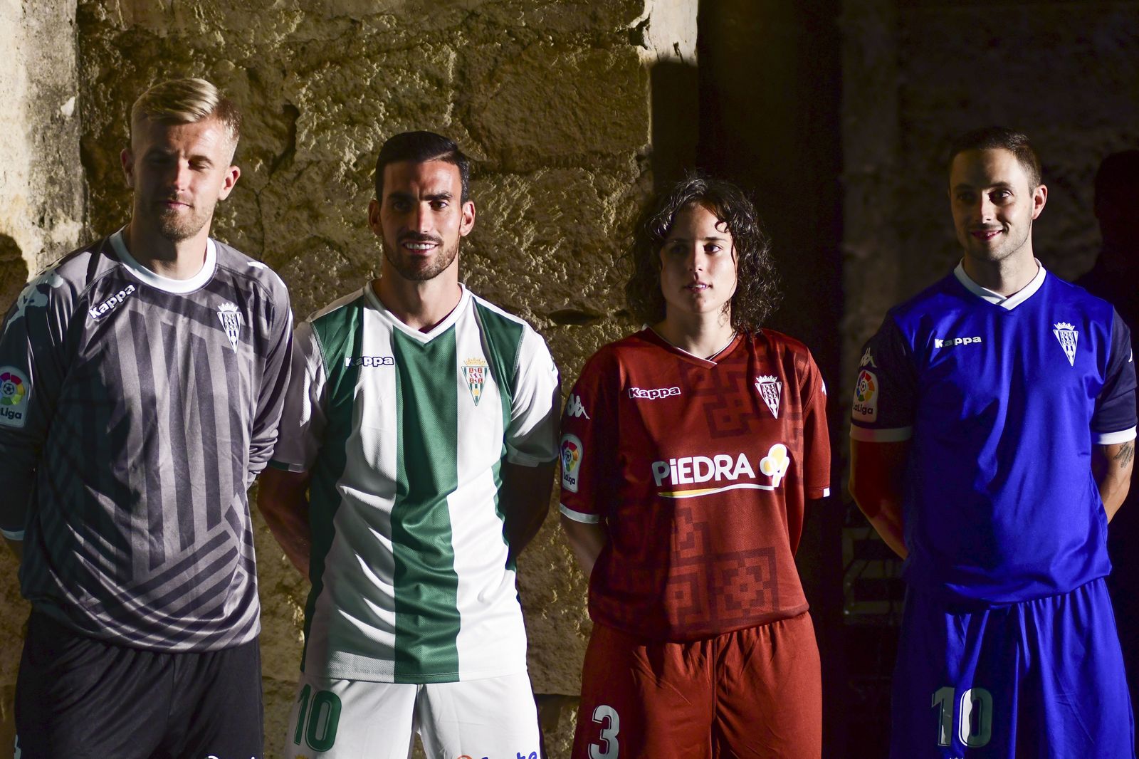 El Córdoba CF presenta sus nuevas camisetas en Medina Azahara