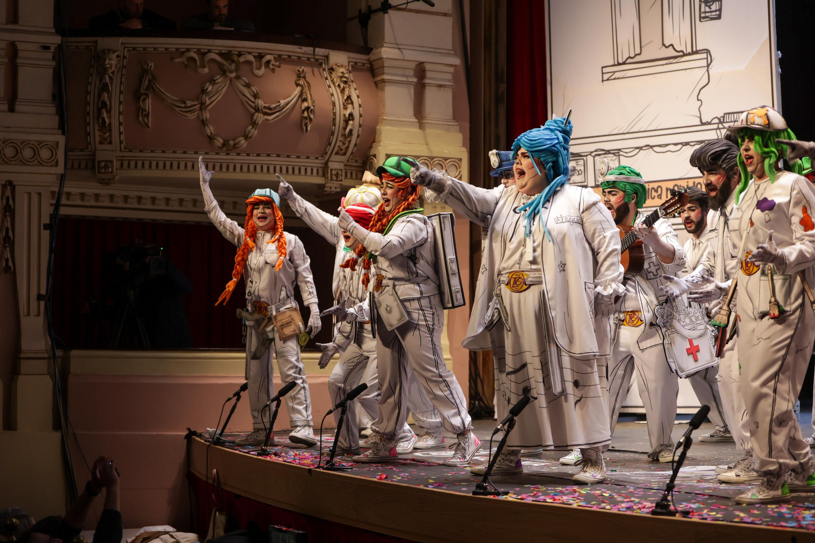 Imágenes de la actuación de la comparsa de Huelva "La Tinta Obrera" en las semifinales del Carnaval Colombino