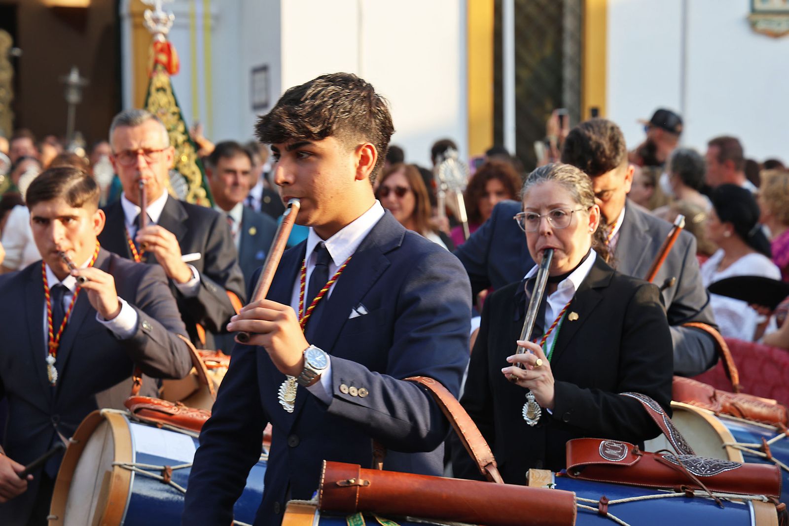 Imágenes del Rosario Jubilar rociero celebrado por las 25 hermandades filiales de la Matriz de Almonte en La Merced
