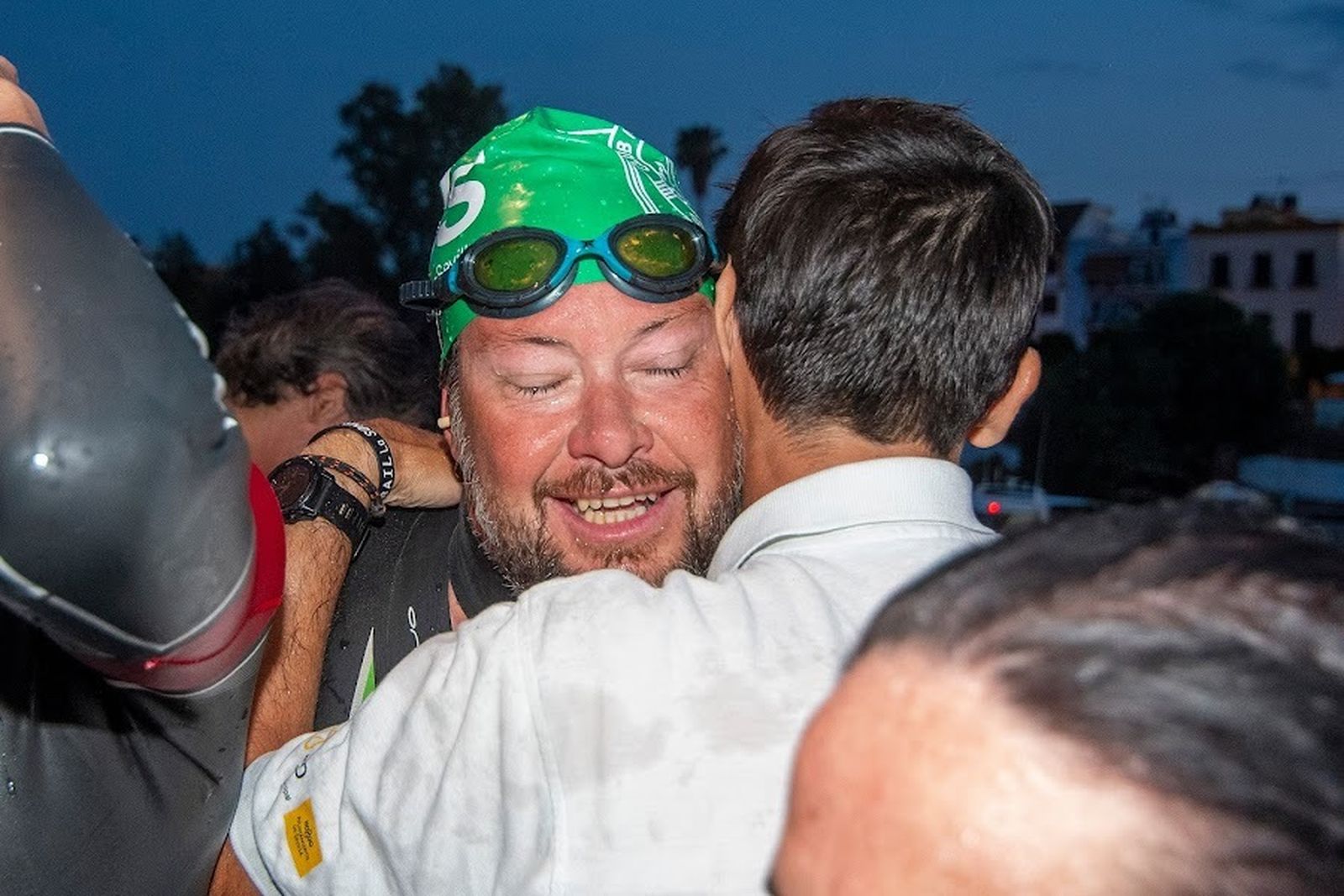 Triatlón a lo largo del Guadalquivir a beneficio de la Fundación Vicente Ferrer