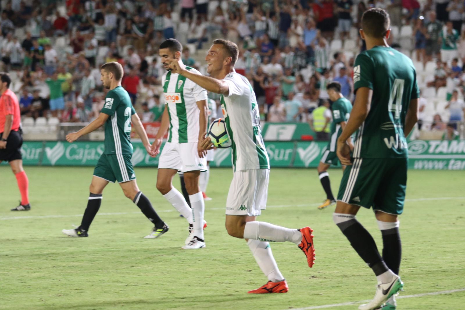 Las imágenes del amistoso Córdoba-Betis