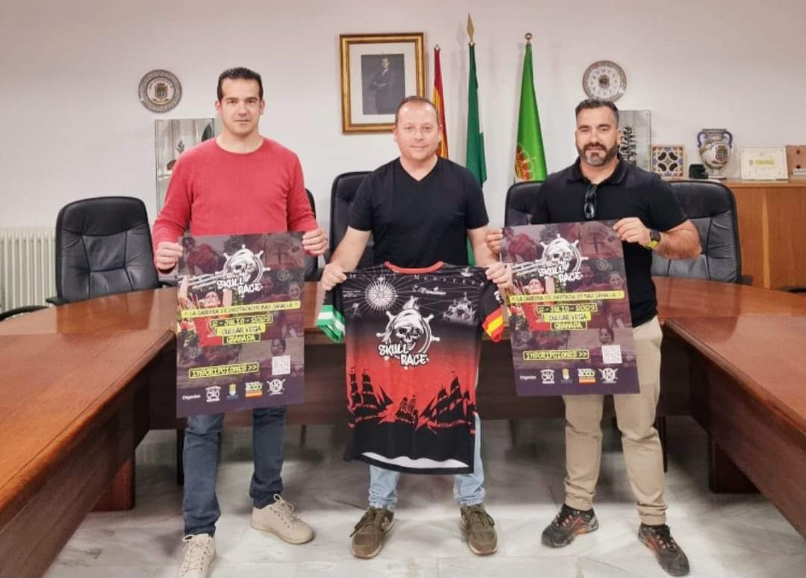 El alcalde de Cúllar Vega, en el centro, presentó el evento.