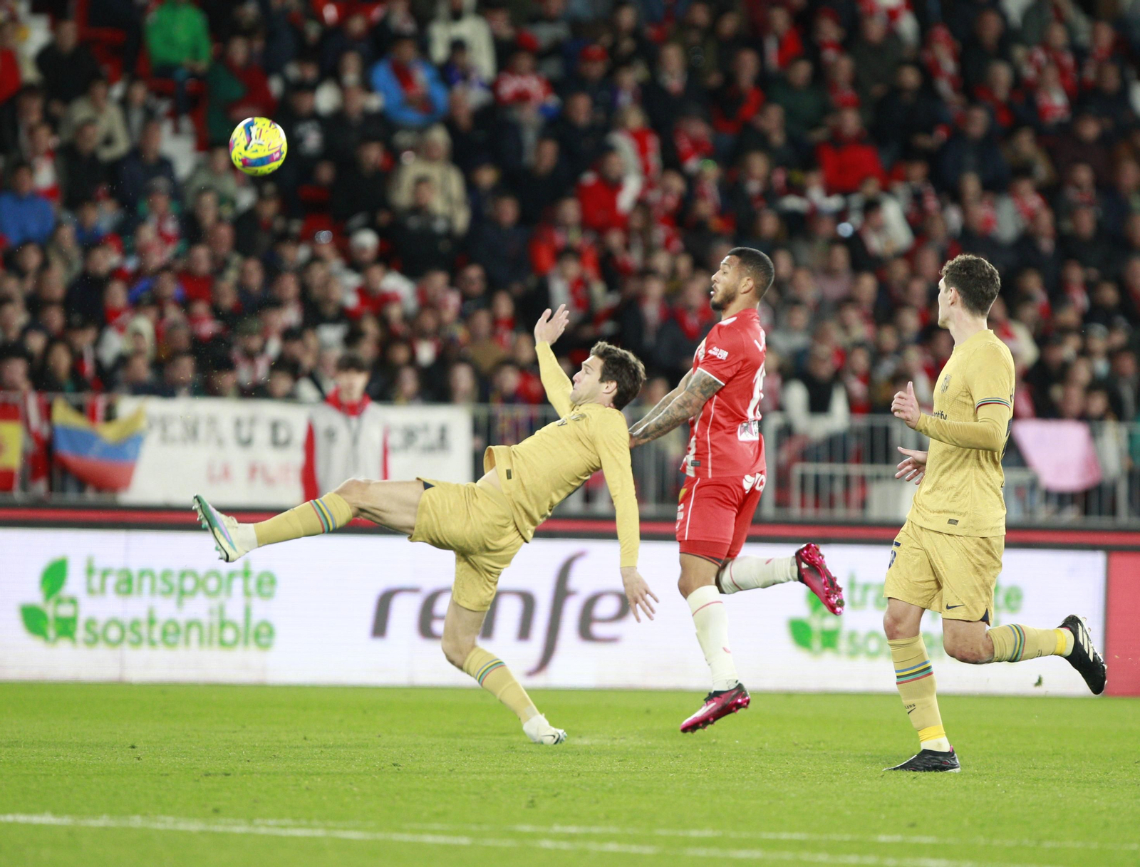 Imágenes de la victoria de la U.D. Almería ante el F.C. Barcelona