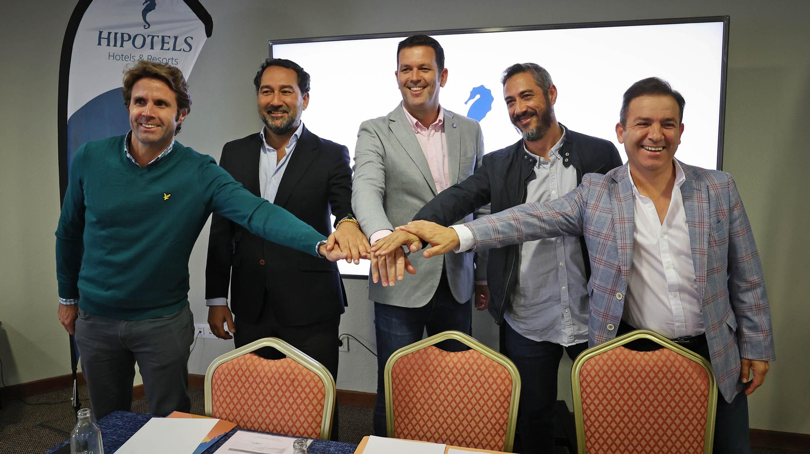 Jesús Viloita, junto a los nuevos integrantes de la candidatura, Vera, González, Méndez y Almenara.