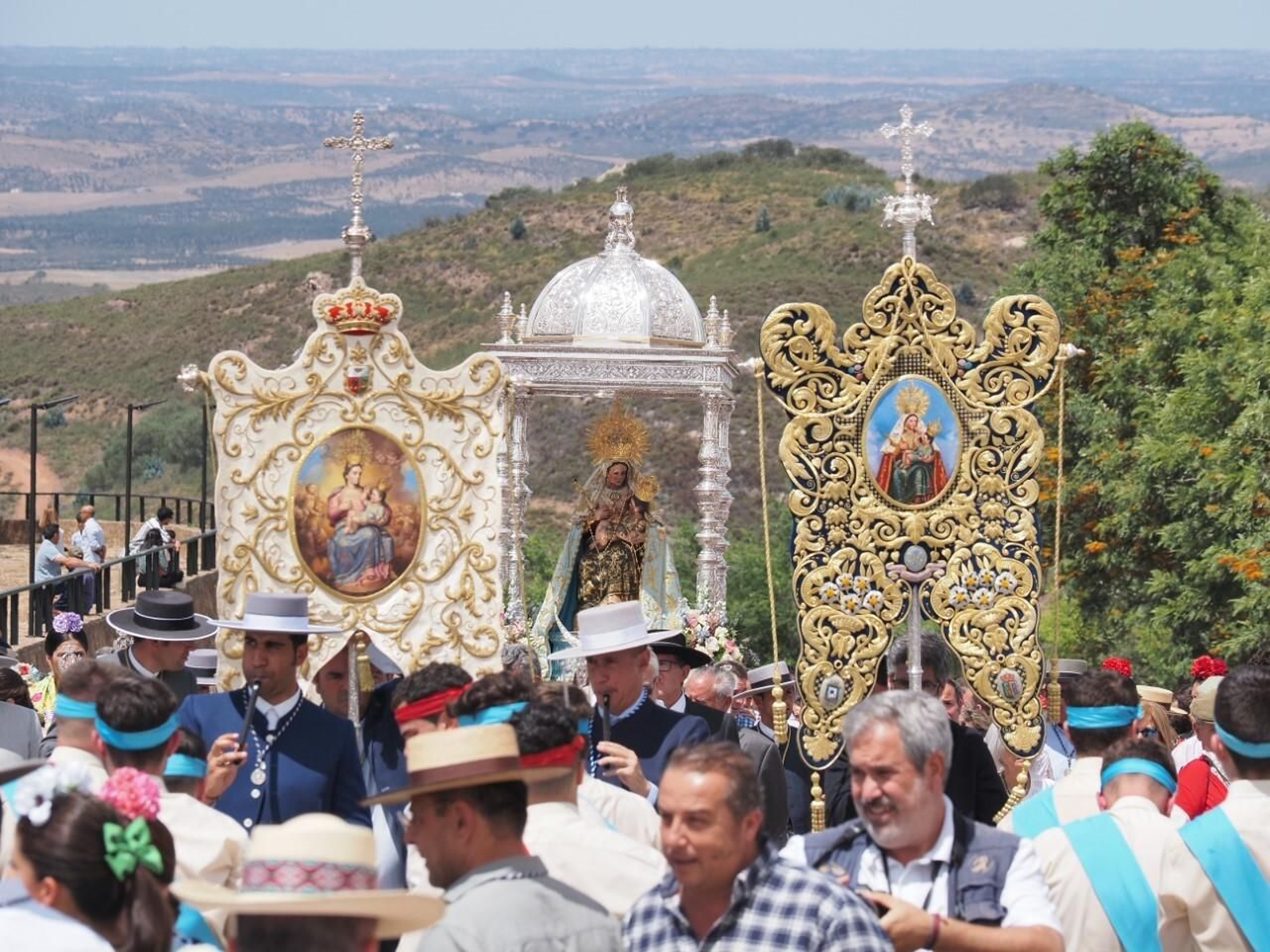 Romería de la Virgen de la Peña 2023 en la Puebla de Guzmán, en imágenes