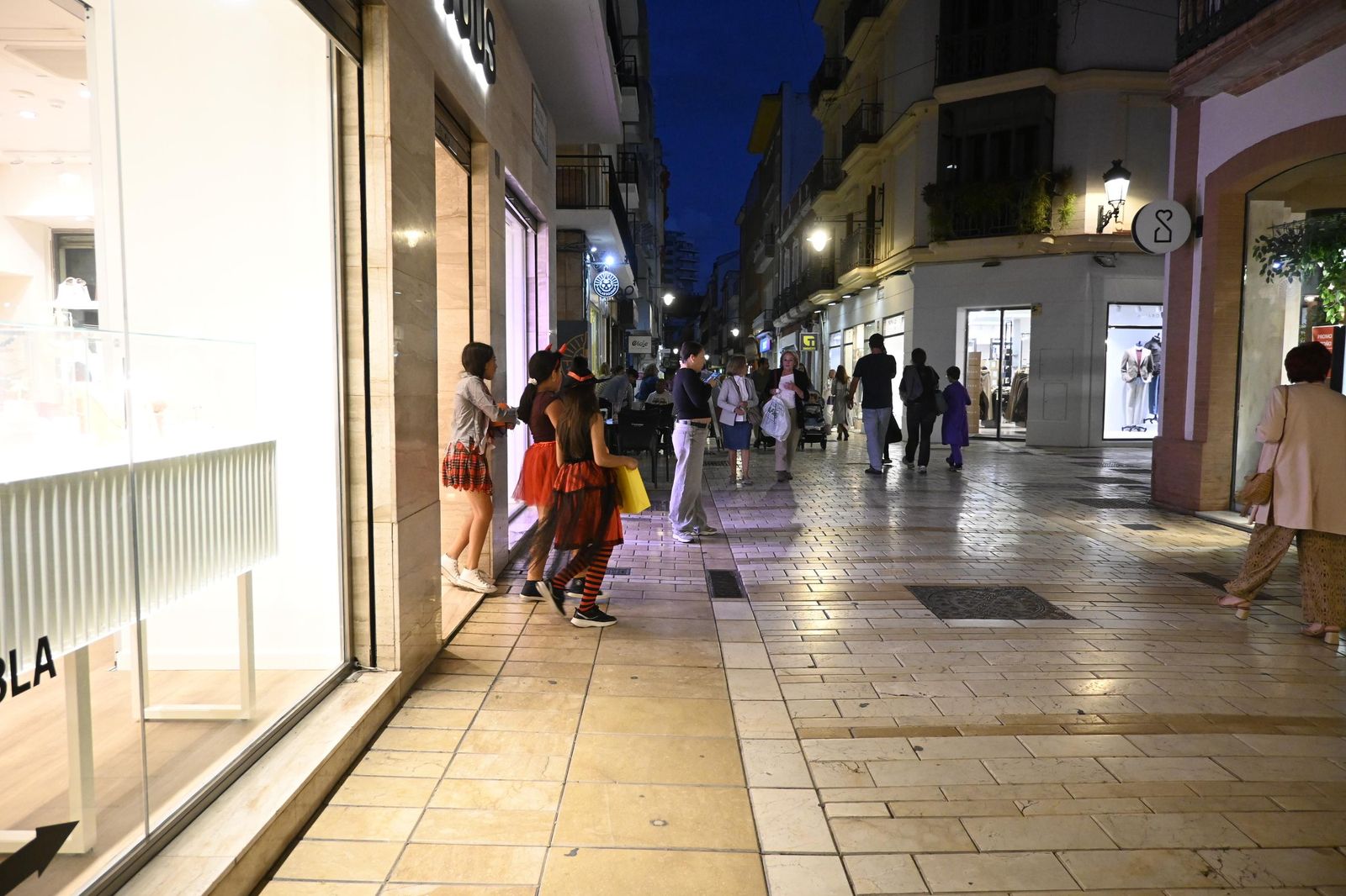 Las mejores fotografías de la noche de Halloween en Huelva