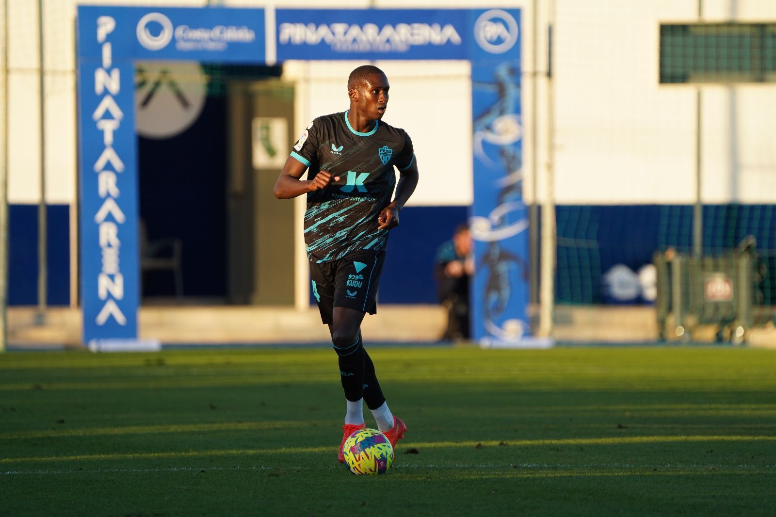 Las fotos del primer encuentro de la historia del Almería ante un rival italiano