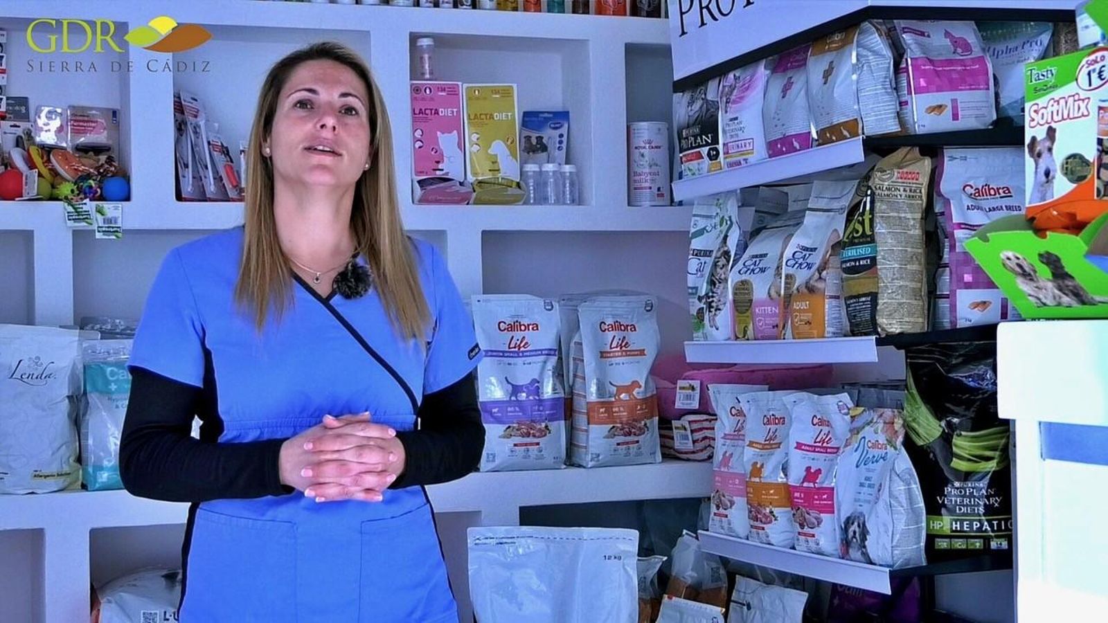 Clínica Veterinaria de Esther Rivera Barroso en Setenil de las Bodegas (GDR Sierra de Cádiz)