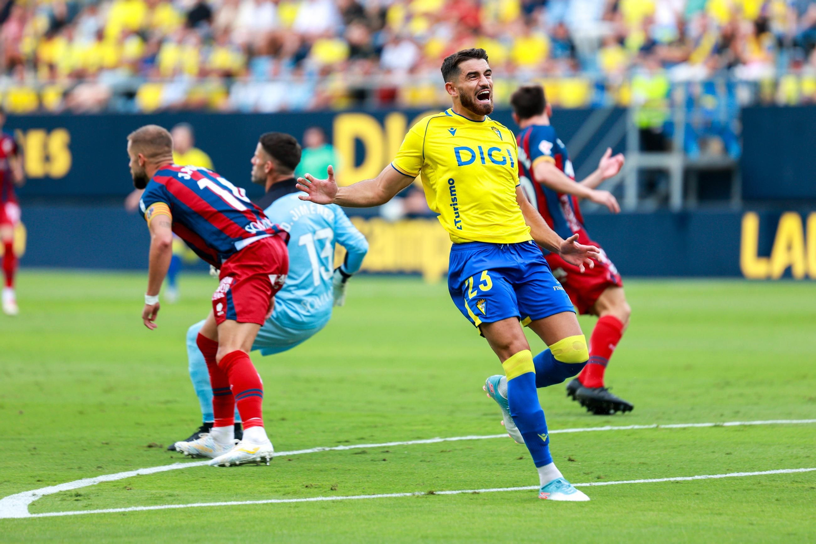 Las imágenes del Cádiz CF-Huesca