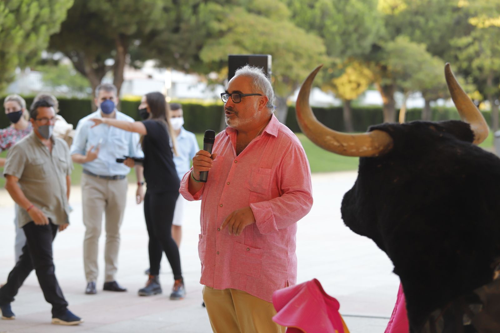 El diestro Daniel Luque lleva a cabo la 'Escuela de Toreo en las calles de Huelva'