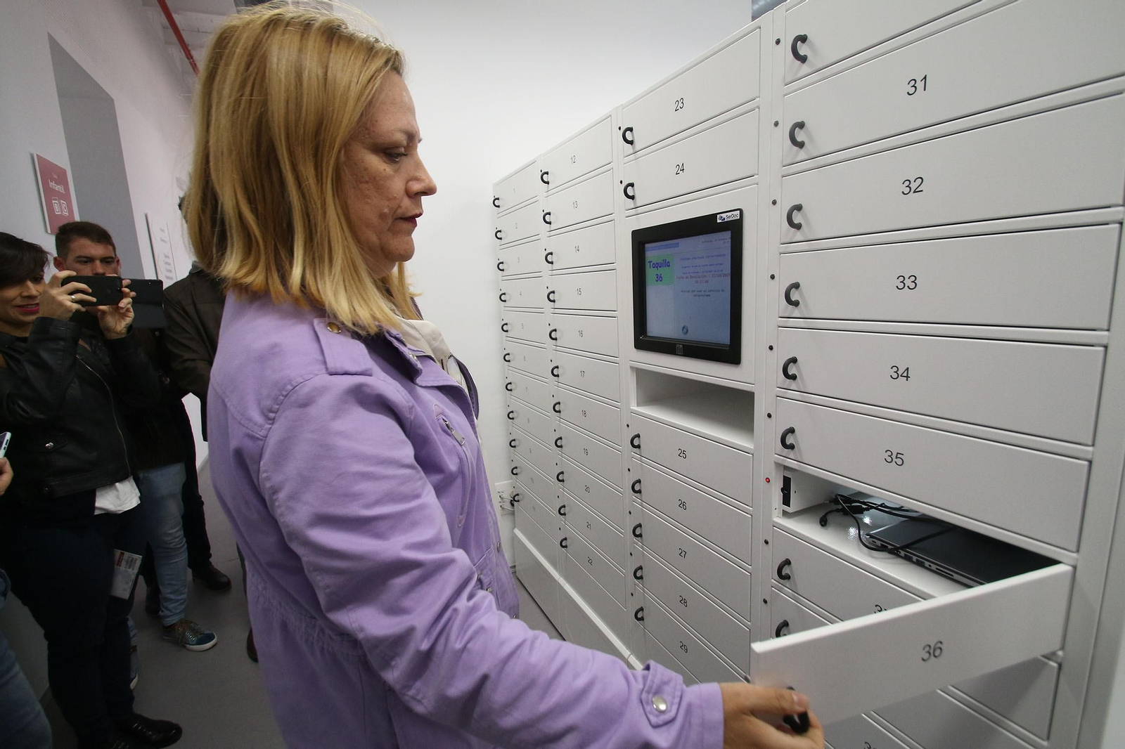 Fotogalería de la Biblioteca Central José María Artero