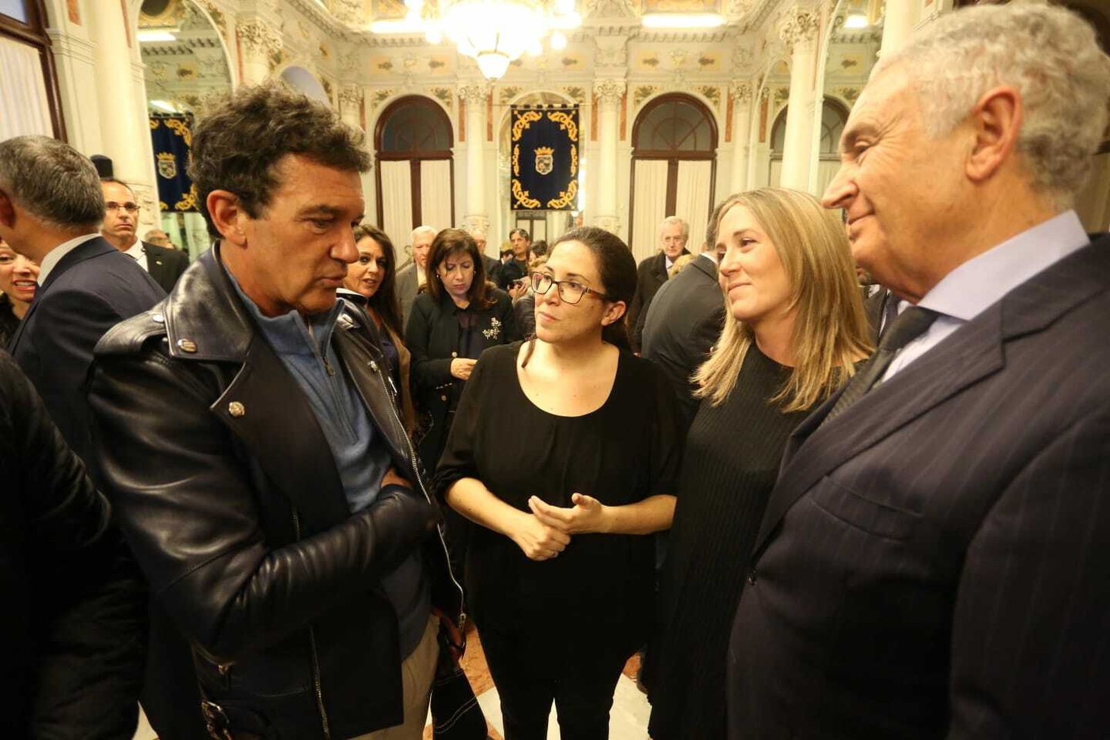 Fotos de la capilla ardiente de Manuel Alcántara