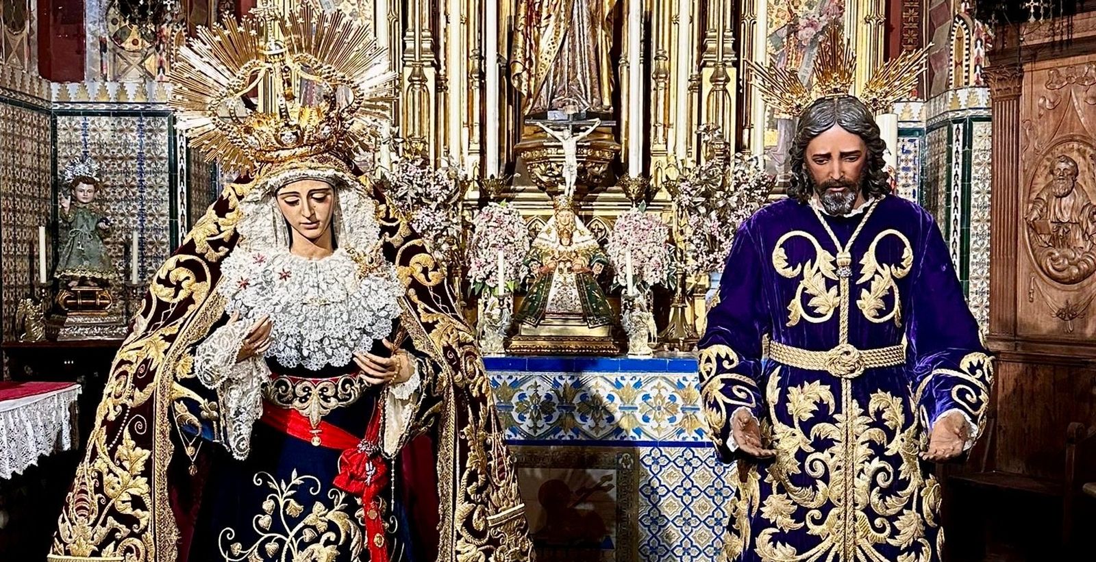 Los titulares de Los Panaderos en la capilla del Sagrado Corazón