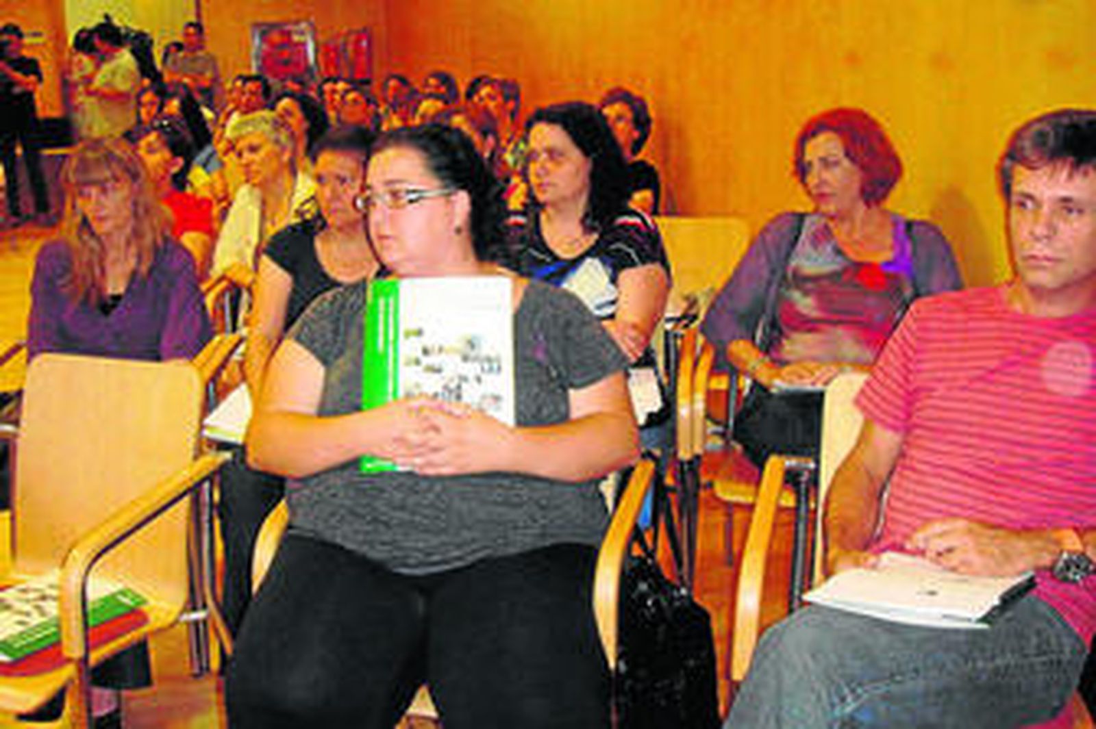 Algunos de los asistentes al taller de alzheimer en la Delegación Provincial de Salud.