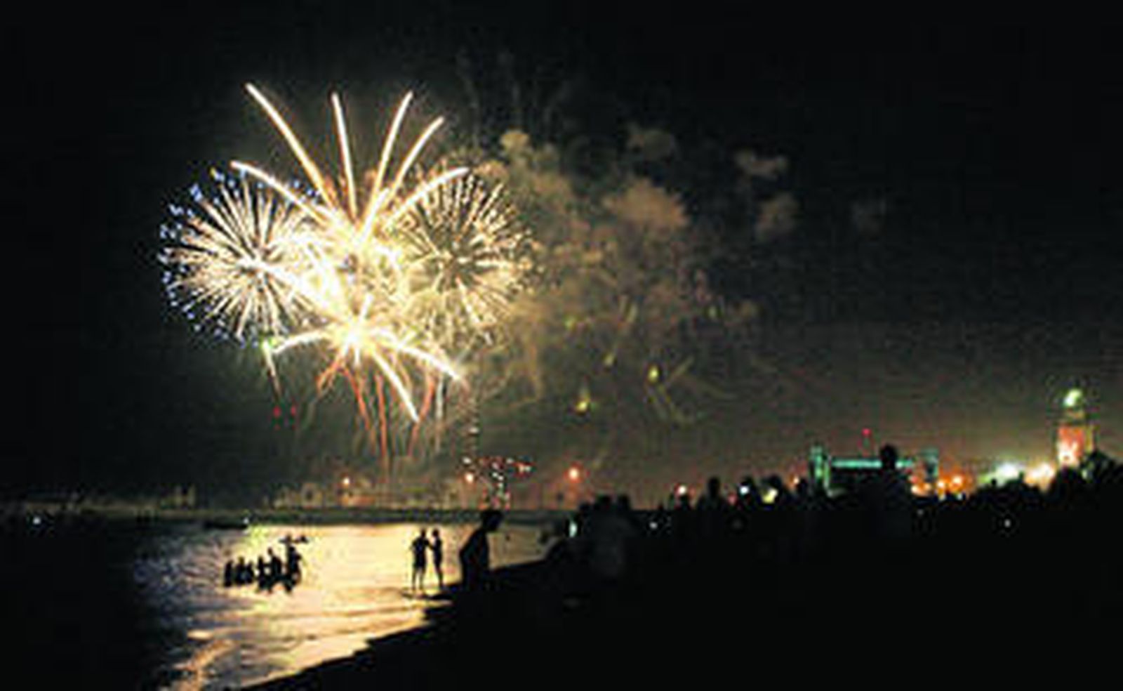 Prólogo con la noche iluminada