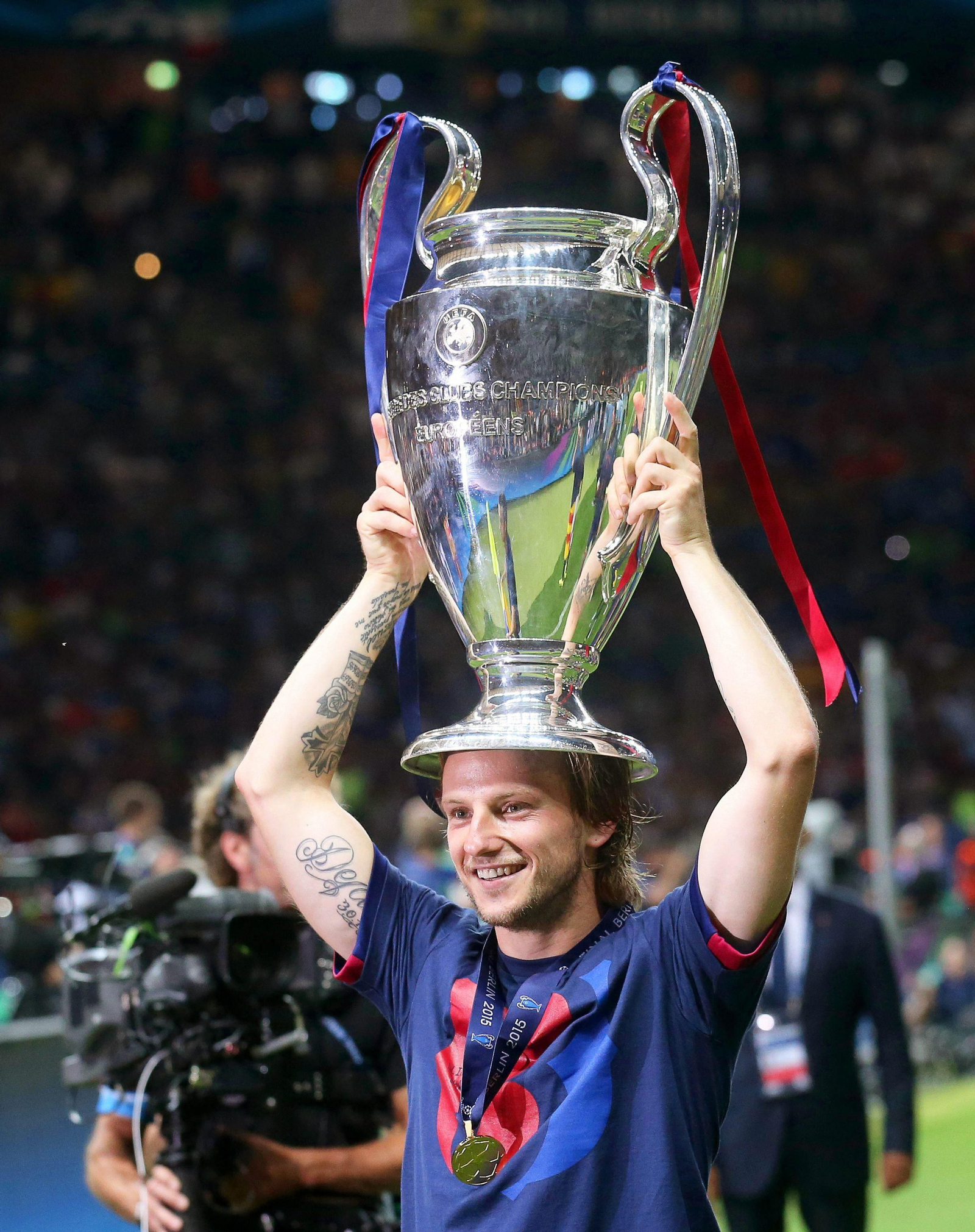 Rakitic, con la Champions que ganó en 2015.