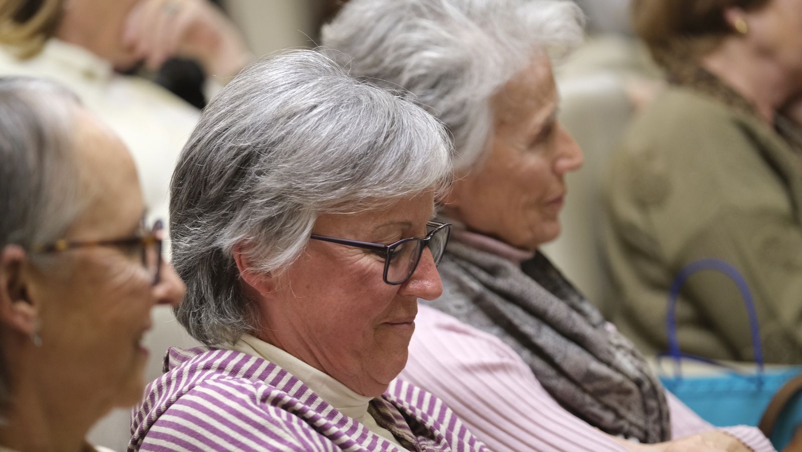 Imágenes del Diario de los Libros con la escritora ganadora del Premio Planeta 2022, Luz Gabás