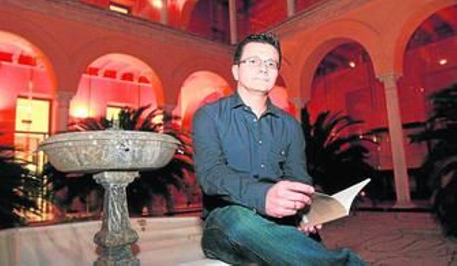 Francisco Onieva, entre la prosa y el verso. Francisco Onieva, entre la prosa y el verso.