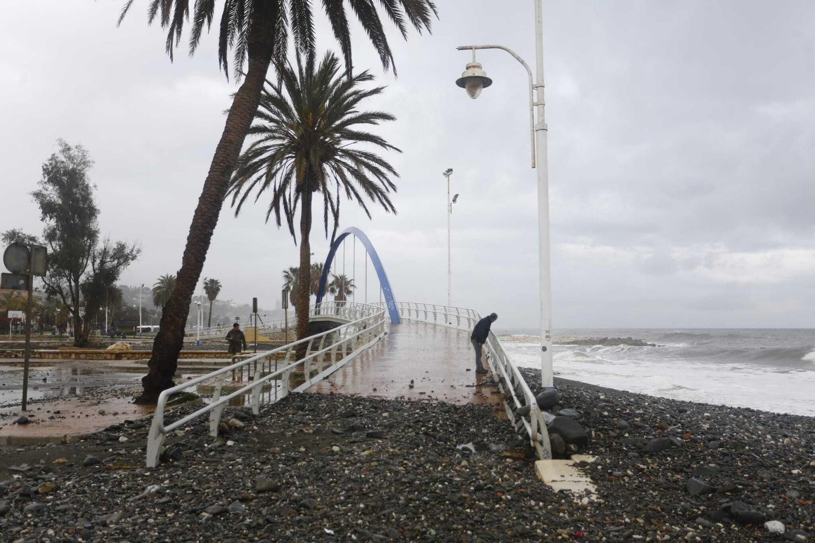 Fotos: Así está la playa de Pedregalejo, en Málaga, tras los efectos del oleaje
