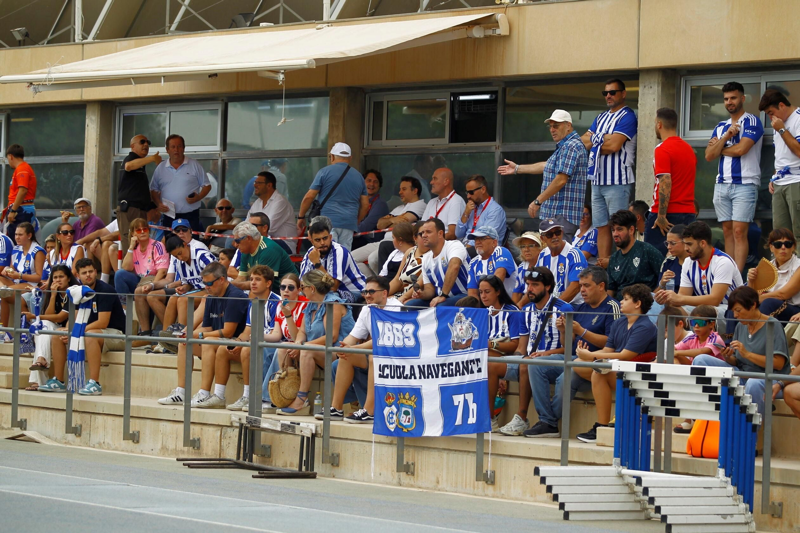 Aficionados del Recre en el Anexo de los Juegos Mediterráneos.