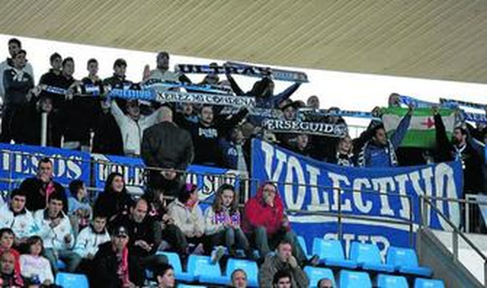 El Kolectivo Sur no quiso perderse el encuentro y viajó en sus coches particulares.