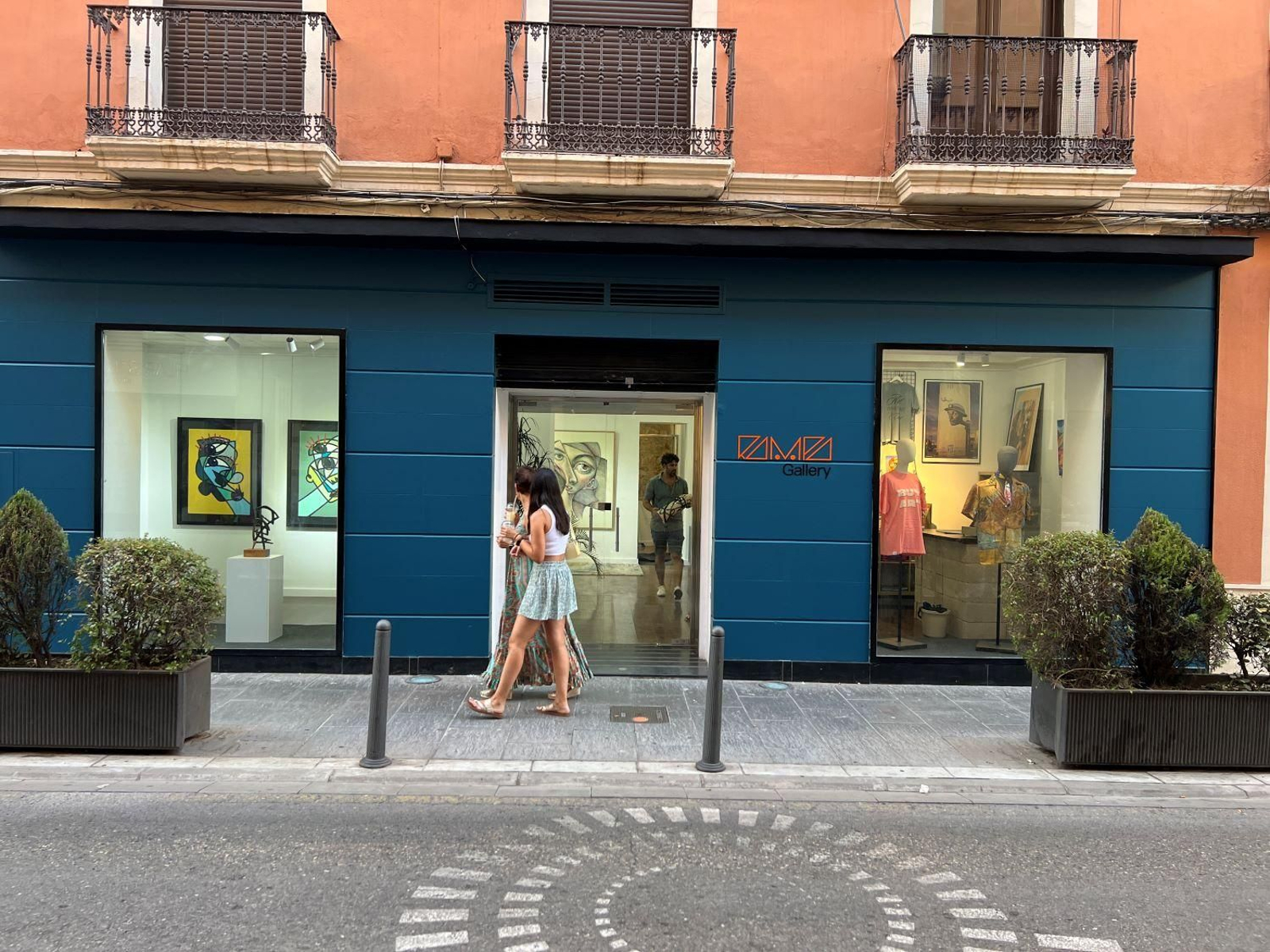 Así es Rampa: la nueva galería de arte contemporáneo con obras de Belin en el centro de Linares