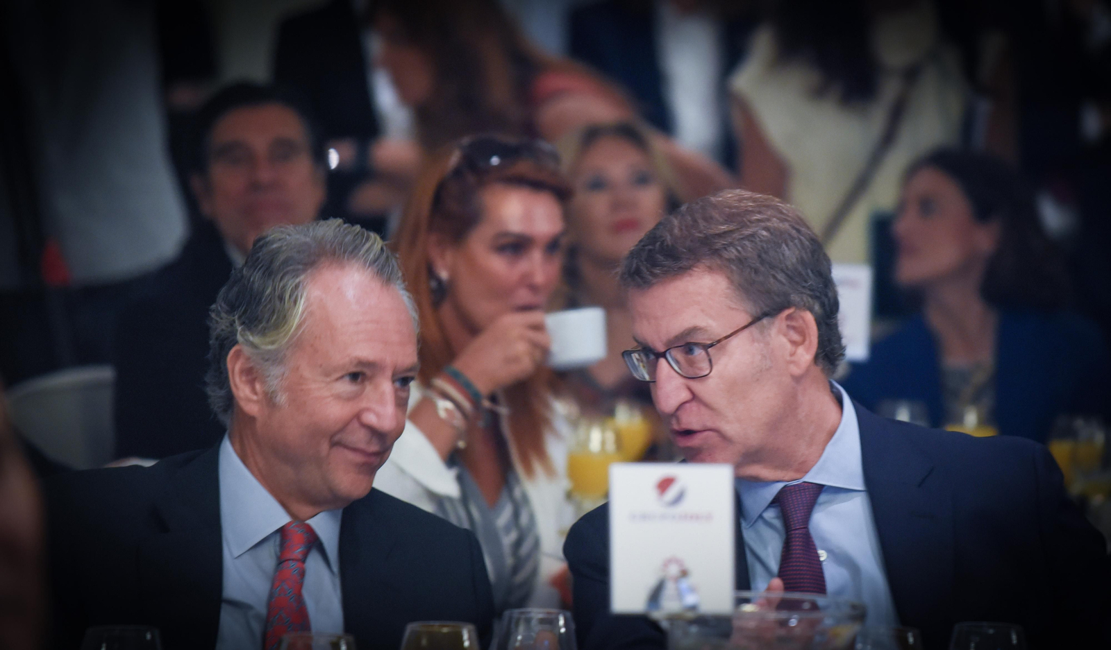 Los invitados al Foro Joly con Juanma Moreno en Madrid, en imágenes