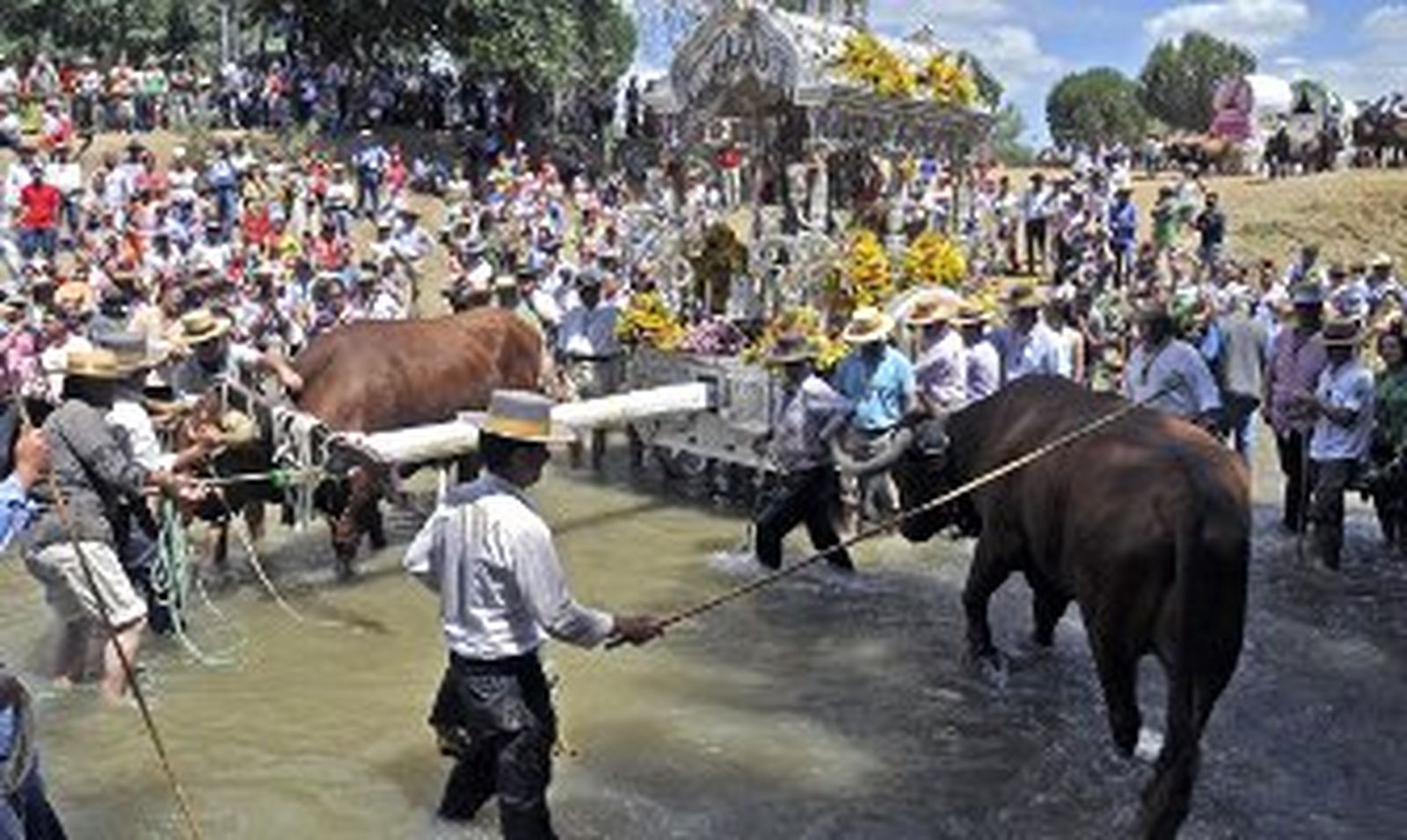 Aznalcázar no cobrará su 'peaje' a los rocieros hasta 2015