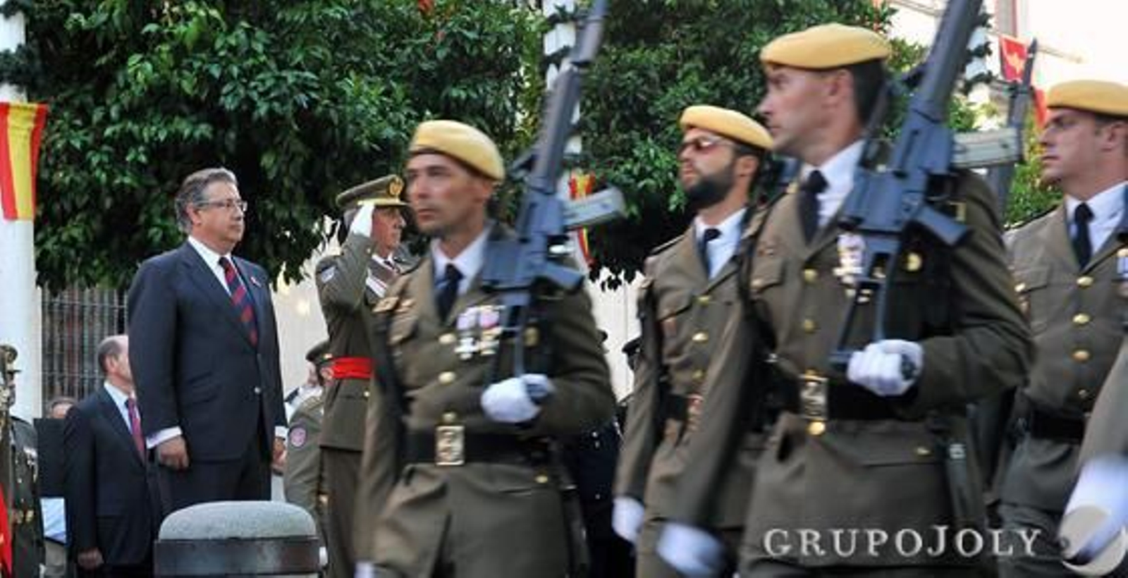Las imágenes de la jura de bandera y el desfile militar del Día de San Fernando