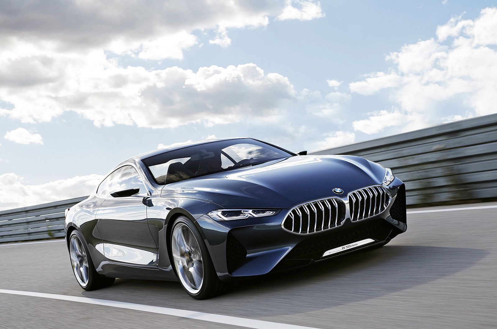 El nuevo BMW Serie 8 estrena una nueva imagen del frontal de la marca alemana.