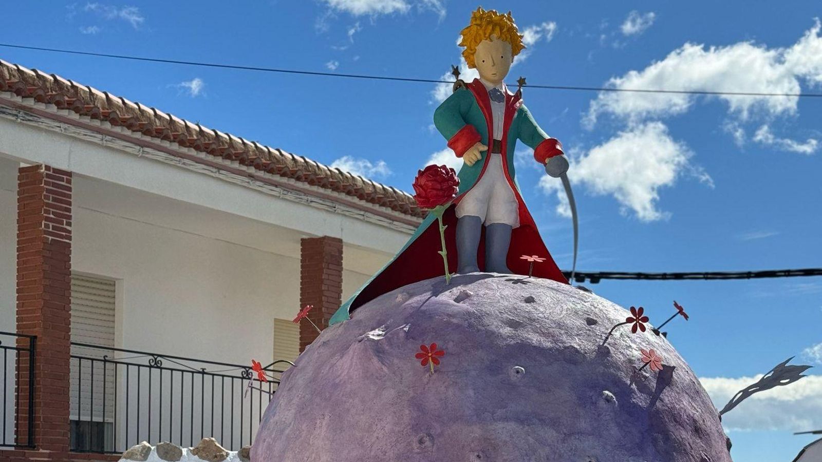 Páginas en lugar de calles: el pueblo de la Alpujarra 'tematizado' en torno a la literatura Páginas en lugar de calles: el pueblo de la Alpujarra 'tematizado' en torno a la literatura