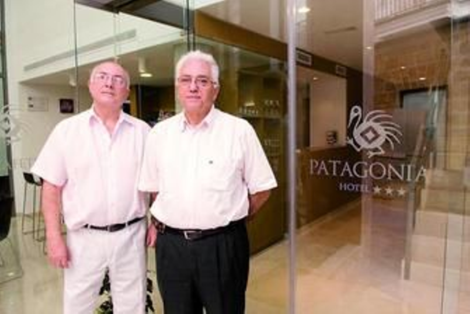 Leandro y Osvaldo López Bragaña, los gerentes del hotel.