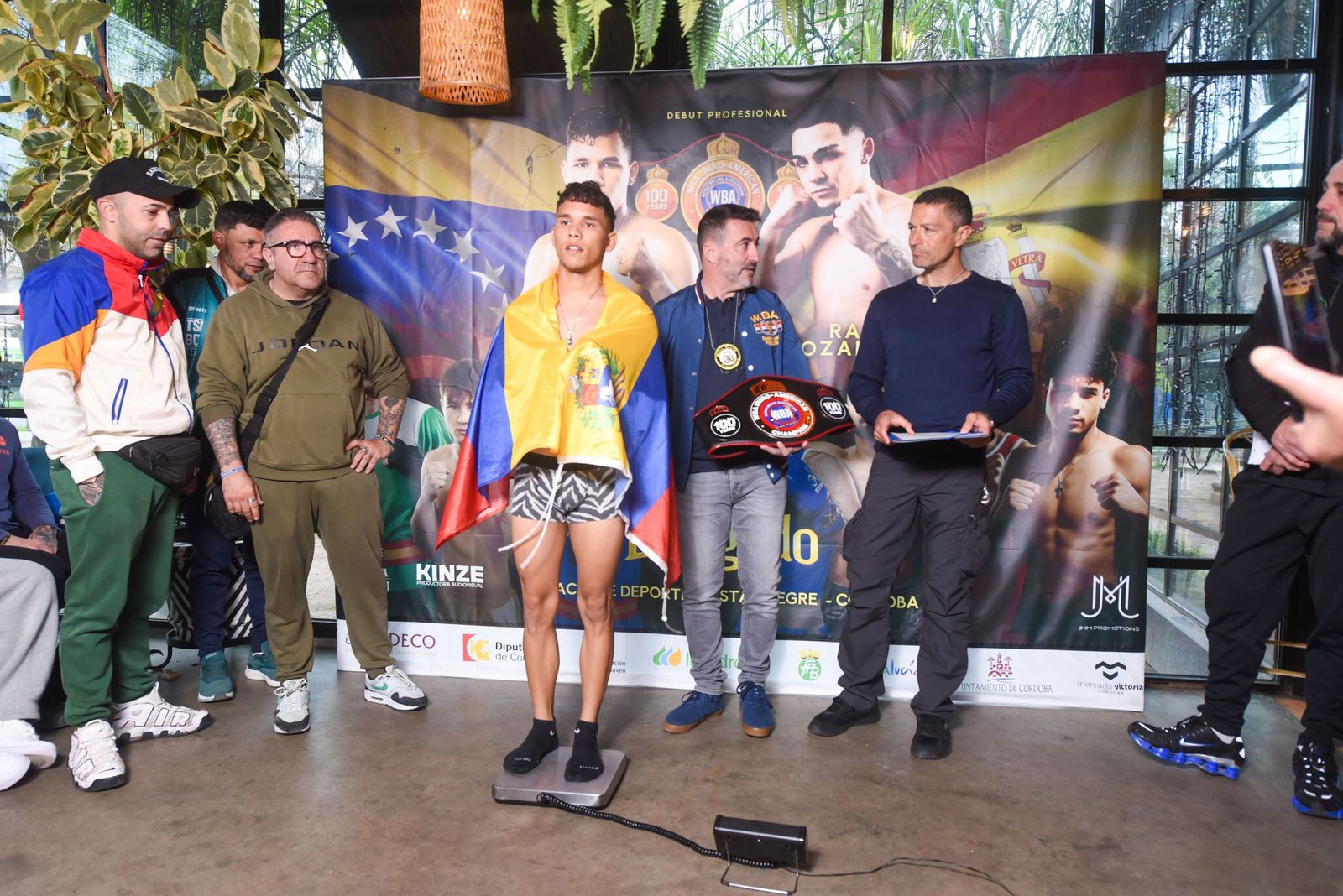 Las fotos del pesaje de la velada de Rafa Lozano Jr. en Córdoba