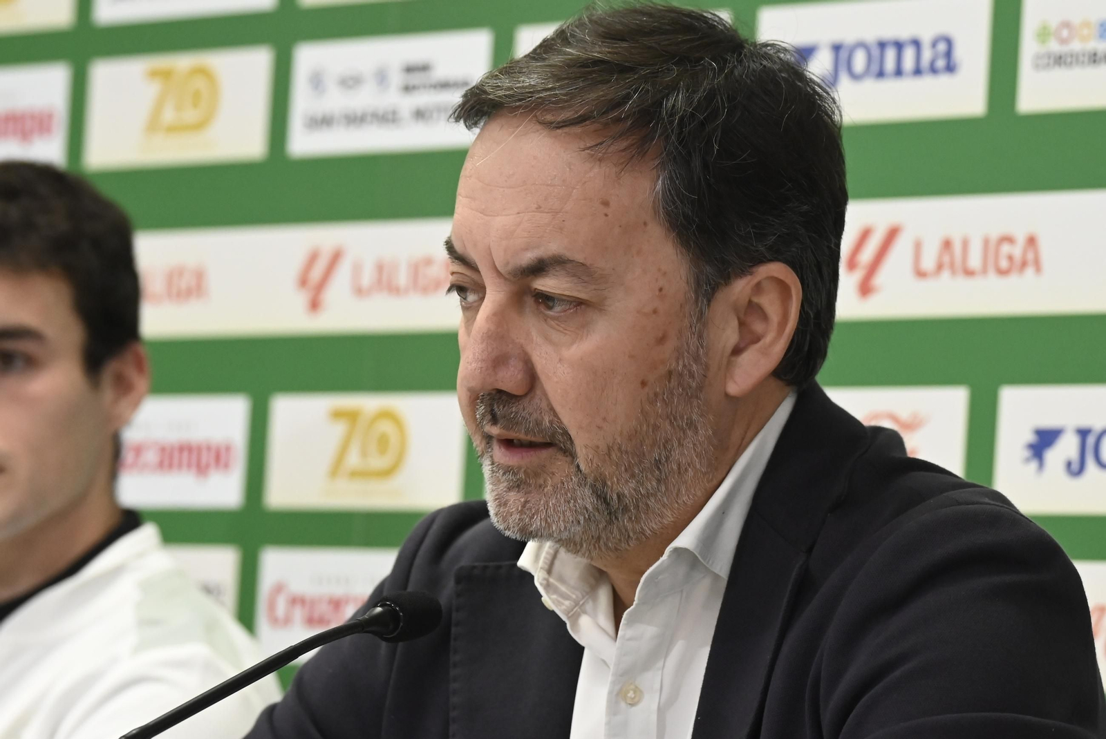 Las mejores fotos de la presentación de Jon Magunazelaia como jugador del Córdoba CF