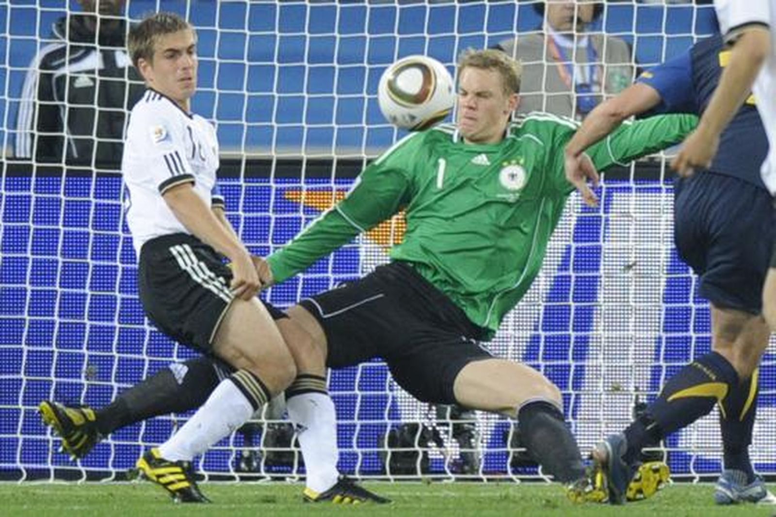 Alemania golea en su debut ante Australia en el Grupo D. / AFP